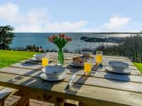 2 Bed in Tenby FB186 - B&B