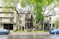 Historic Charm Overlooking Parc Lafontaine - Bed and Breakfast Montréal