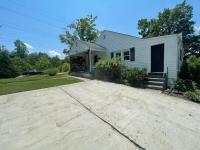 Relaxing 3 Bedroom Home near Downtown - B&B Strawberry Plains