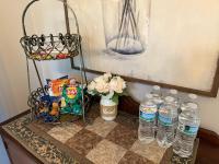 Downtown Gem- Walking Distance to Newton Square - B&B Newton