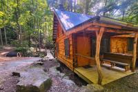 Ma & Pa's cabin at Cabin Fever in NC - B&B Saluda