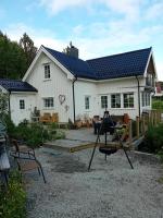 Hus ved sjøen 4 soverom 10 gjester - B&B Salsbruket
