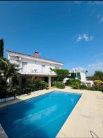 Exclusiva casa con vistas despejadas al mar y piscina privada - B&B Lloret de Mar
