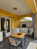 Appartement avec piscine et spa - B&B