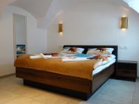 Apartmaji Pri fijakarju - Apartments "AT THE FIAKER'S" - B&B