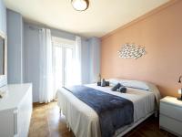 Apartment mit Balkon