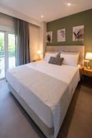 Deluxe One-Bedroom Apartment with Garden View