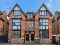 SAPPHIRE Suite Moseley Mews, Birmingham By StayStaycations - B&B