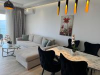 Sunny Seaside Apartment - B&B Sarandë