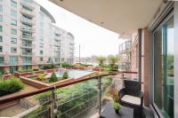 Riverside Apartments with Balcony, 1 Min Walk to Vauxhall Station - B&B Londra