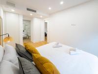 One-Bedroom Apartment with Balcony