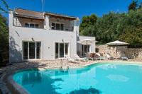 Villa Xanthe - Charming Holiday Villa with Private Heatable Pool in Kassiopi - B&B Kassiopi