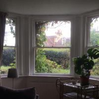 Large flat with garden view near Bath centre - B&B Bath