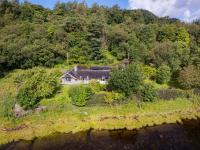 Castle Cottage No 2 - B&B Acharn