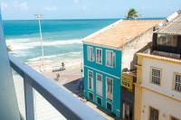 Vida na Beira da Praia - Flat com Piscina na Barra - B&B Salvador