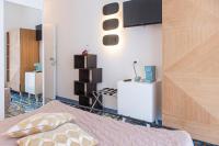Deluxe Double Room with Side Sea View