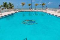 Ocean Isles #123 - Ocean Views, Resort Style Pool - Bed and Breakfast Marathon
