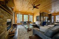 Moonshine Times - 3king 4queen perfect family and friends cabin firepit - Chambres d'hôtes Broken Bow