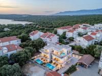 Villa Dantela with Private Pools - B&B Novalja