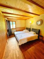 Standard Double Room with Shared Bathroom