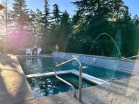 Scenic Mountain Views w Heated Pool, Game Room, and Hottubs - B&B Oakhurst