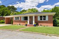 Luxury King 125 year historic home 2 blocks from Main St - Chambres d'hôtes Clayton