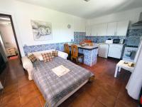 Apartamento de 1 dormitorio con vistas a la piscina