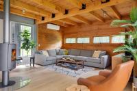 Epic architectural masterpiece views & hot tub - B&B Accord