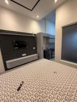 Luxurious and private studio apartment-Gaur Mall - B&B Noida