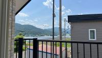 山の家 富良野の静かなエリアにある広々2リビングの一棟貸切ハウス - B&B Furano