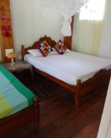 Camera Matrimoniale con Vista Giardino