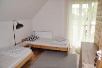 Zweibettzimmer mit Balkon