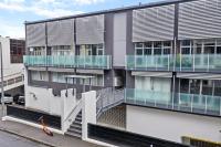 Parnell Escape l Enormous Loft Apartment l Shops - B&B Auckland