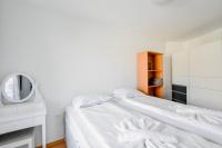 One-Bedroom Apartment with Balcony