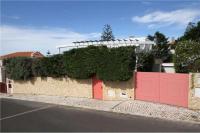 Modern Villa Steps Away From The Beach - Ferienwohnung Sintra