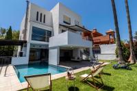 RentitSpain Casa Maapa Confort y Lujo con Hermoso Parque - B&B Motril