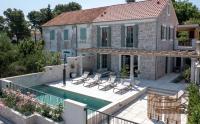 Heritage Villa Francheza-Elegant Stone villa near the Beach, Pašman Island , Ugrinić - Chambres d'hôtes Ugrinići