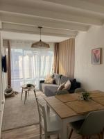 Appartement Cosy Centre port, 8 pers, Terrasse ensoleillée 25m2 - Bed and Breakfast Le Cap d'Agde