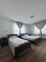 Deluxe Room (2 Adults + 1 Child)