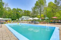 6 Mi to Bethel Woods Cabin with Pool Access - B&B