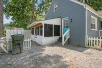 Family Fun! 2 Story Oasis and Pup Retreat Near RVA! - Bed and Breakfast Richmond