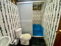 Tweepersoonskamer met 2 Aparte Bedden en Eigen Externe Badkamer