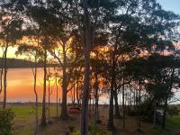 The Lake House on Amaroo - Bed and Breakfast Smiths Lake