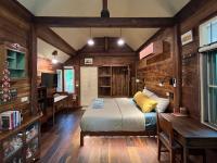 206 Wan Warn, 3 wooden houses in Kaeng Krachan Forest - Chambres d’hôtes Ban Khao Dokmai