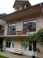 Apartmani Miodragović - nedaleko od Snežnika, 100 metara pre bazena - B&B Vrnjačka Banja