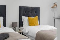 Free Parking - Sleeps 6 - Central - New Interior - B&B Greenock