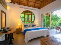 Villa with Garden View