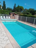 Appartement avec piscine au calme - B&B Grasse