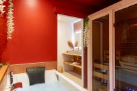 Suite bien être - Sauna & Spa privatif - Baliroom Château Thierry - B&B Château-Thierry