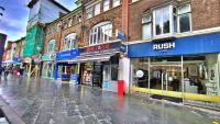 Ultra central next to shopping center and station - Ferienwohnung Harrow